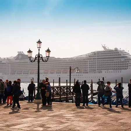 فندق مبيت وإفطار Venice Airport فافارو فينيتو